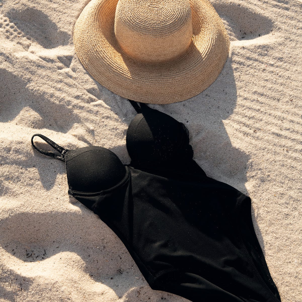 Lift Up One Piece Black